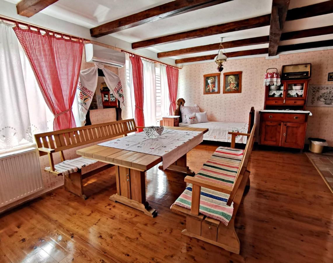 Apartment Slavonska Kuca Pleternica Bagian luar foto